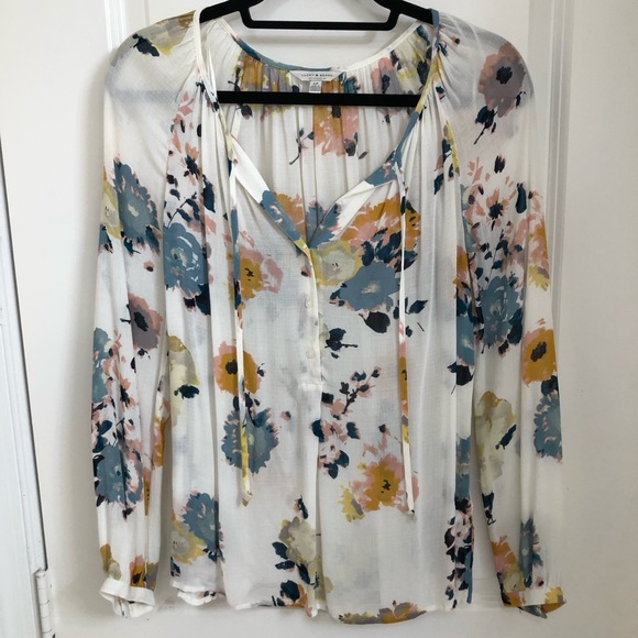 COPY - LUCKY BRAND Off White Flowy Bohemian button up blouse with a floral patt… - Picture 1 of 8